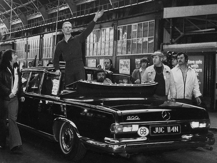 crosstown_traffic_david_bowie_victoria_station crosstown_traffic_david_bowie_victoria_station